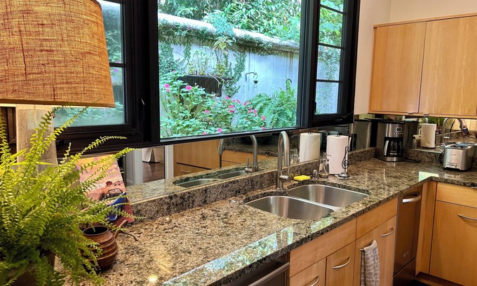 Fondren House | Jackson Luxury Executive Home in Fondrenn
