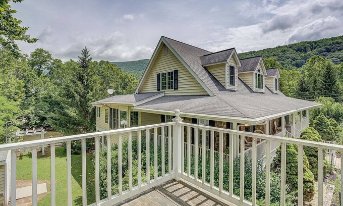 Covington Apartment | Jackson River Estate Studio Apartment on the River