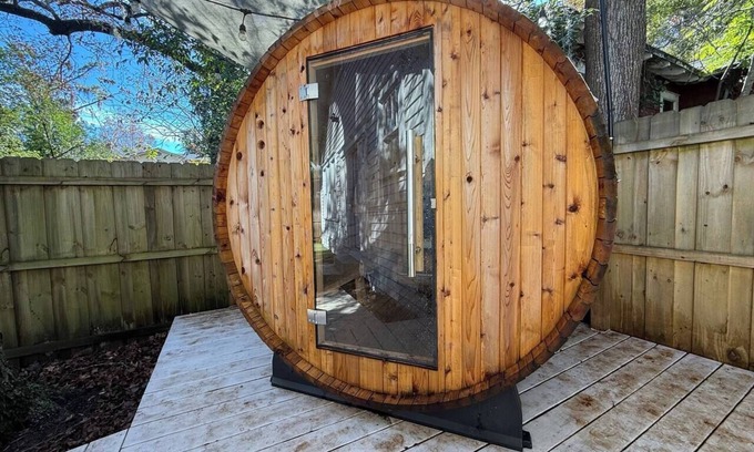 Riverside House | Jacksonville 2-BR Bungalow | Sauna & Dog-Friendly
