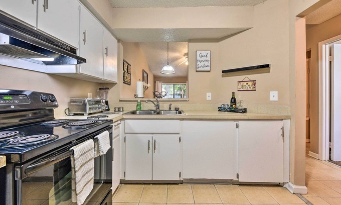 Northside House | Jacksonville Home ~ 10 Mi to Downtown!