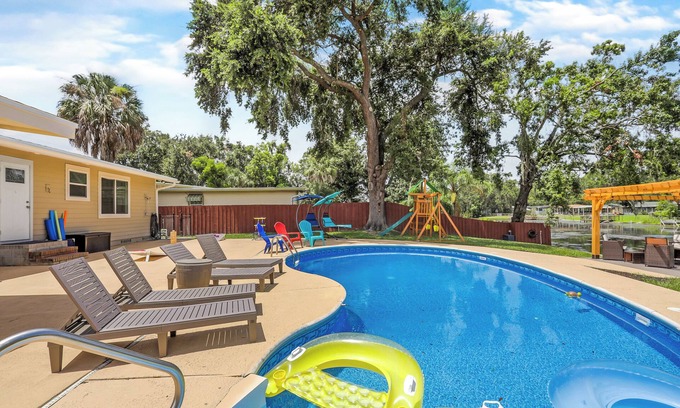 San Jose House | Jacksonville Lake House with Heated Pool