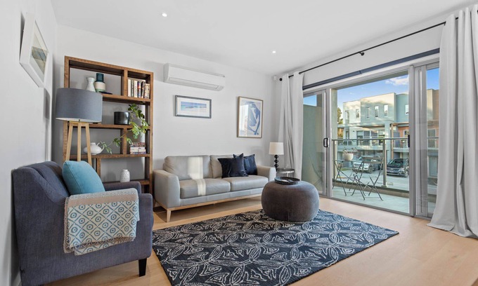 Safety Beach House | Jackstay.