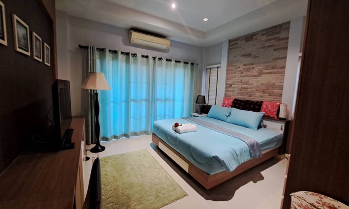 Huai Yai Villa | Jacuzzi Pool Villa