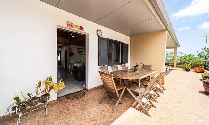 Trois Mares Apartment | Jade vine location 2