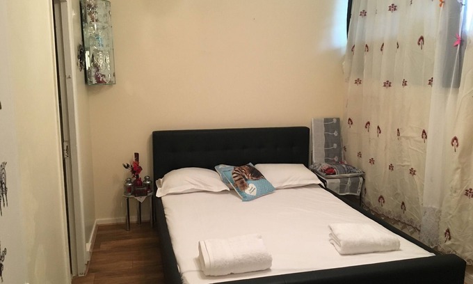 Southwark Apartment | JADE’S STAYS-COSY/VIBRANT 1 BED APARTMENT IN TRENDY PECKHAM , LONDON