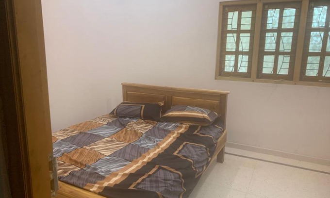 Nallur House | Jaffnatravel & Guest Inn - 2 Bed 1st floor
