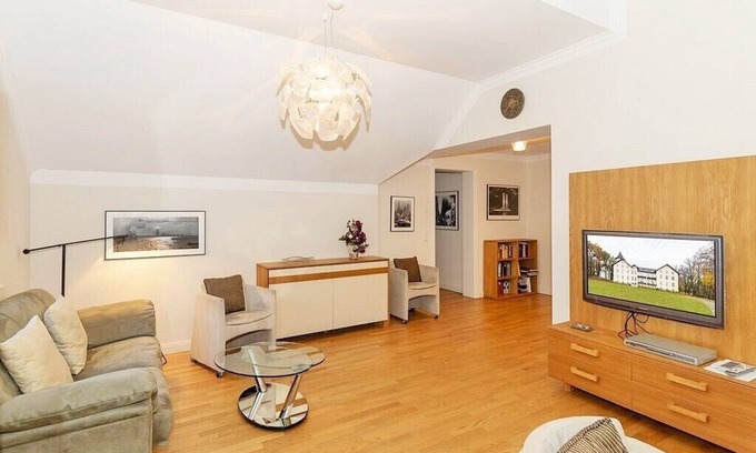 Hohen Niendorf Apartment | Jagdschloss WE 21: exclusive 3-room apartment with high-quality furnishings