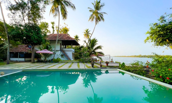 Perumbalam Villa | Jai Lake House