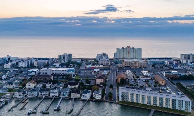 Midtown Ocean City Condo | Jamacia Bay Beaut! GREAT Mid-town location.