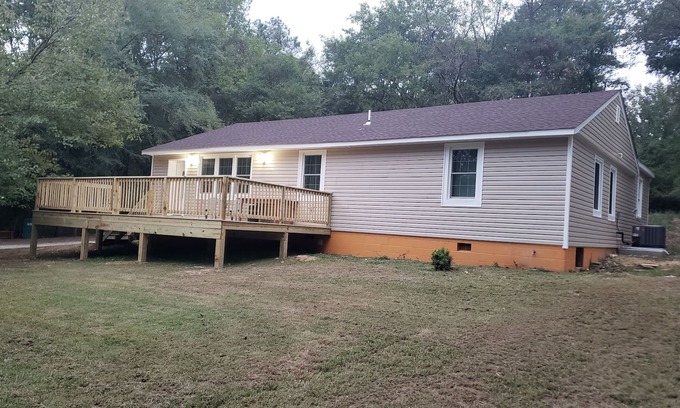 Ampthill House | James River Airbnb River House