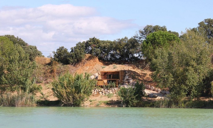 Sorgues Bed & Breakfast | Jamie - Underground hut with jacuzzi