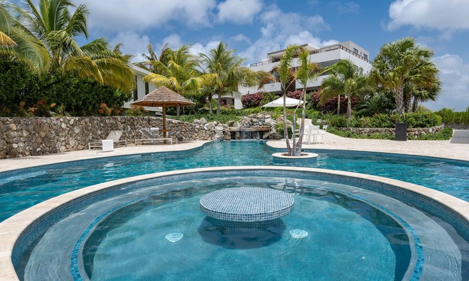 Willemstad Apartment | Jan Sofat LUX A32 at resort on first floor apartment with shared pool