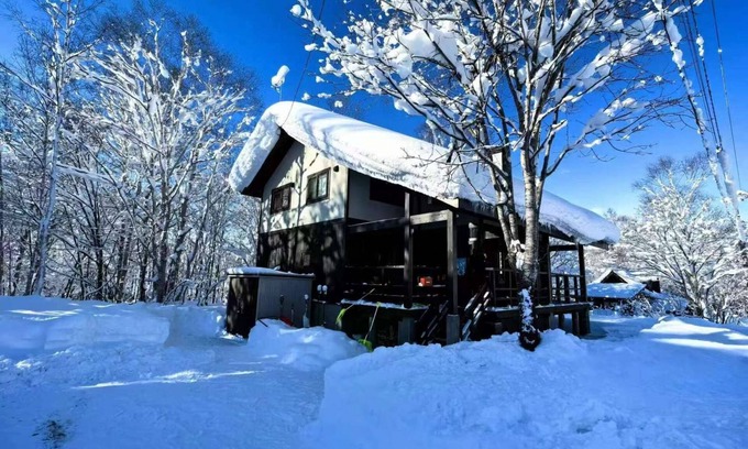 Niseko Villa | Japanese modern house with Onsen