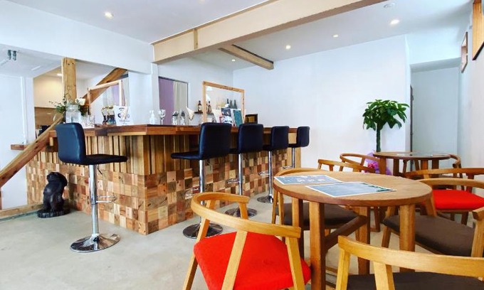 Akakura Onsen Bed & Breakfast | Japow House 2 on Main Street