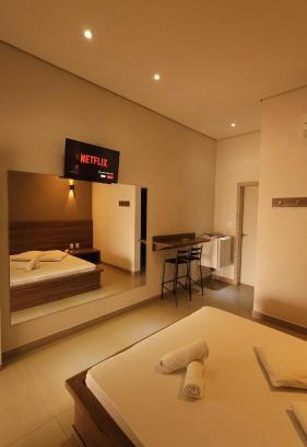 Conselheiro Lafaiete Hotel | Jardins Suites