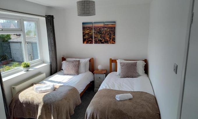 Melton Mowbray House | Jarvis Drive 3 Bed contractor house In melton Mowbray