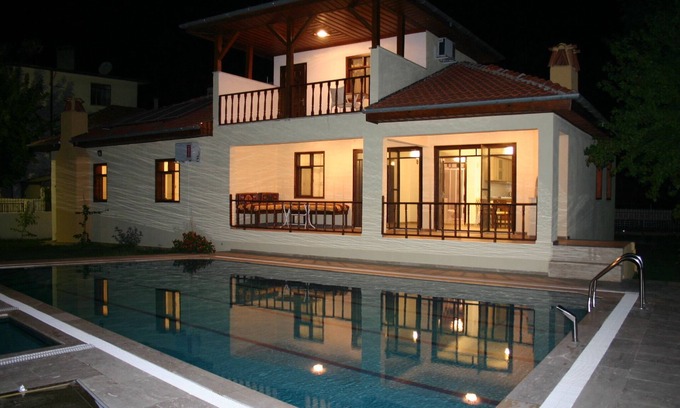 Koycegiz Villa | JASMINE, beautiful spacious villa with pool,only a few minutes walk to the centre