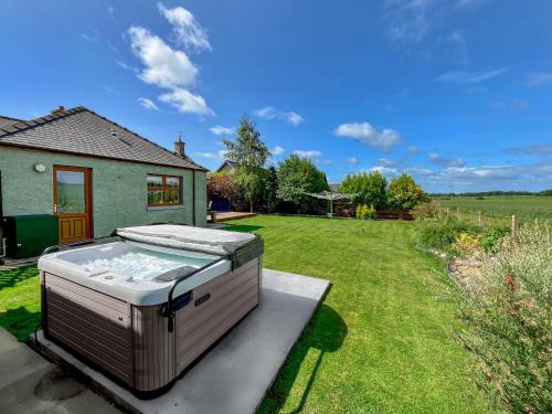 Montrose House | Jasmine Cottage