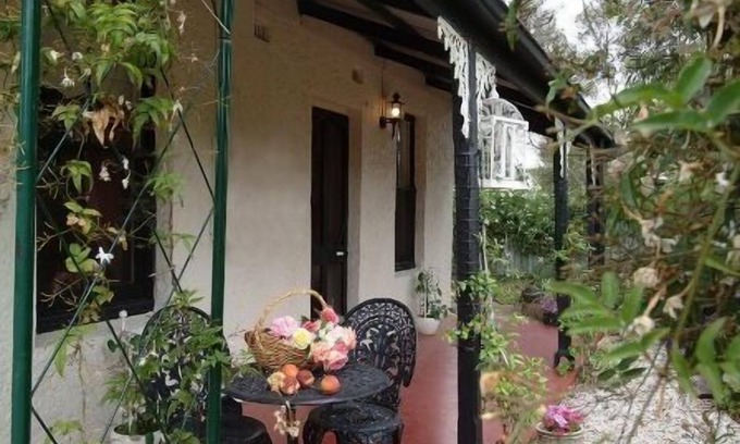 Lyndoch House | Jasmine's Cottage Barossa Valley Vineyard Views