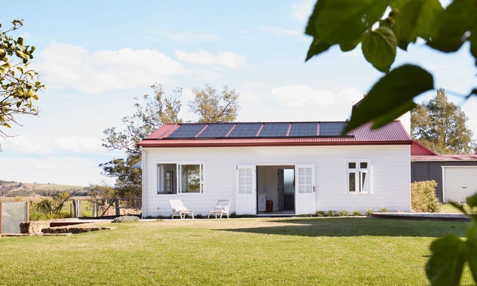 Jaspers Brush Cottage | Jaspers Run Cottage by Contemporary Hotels