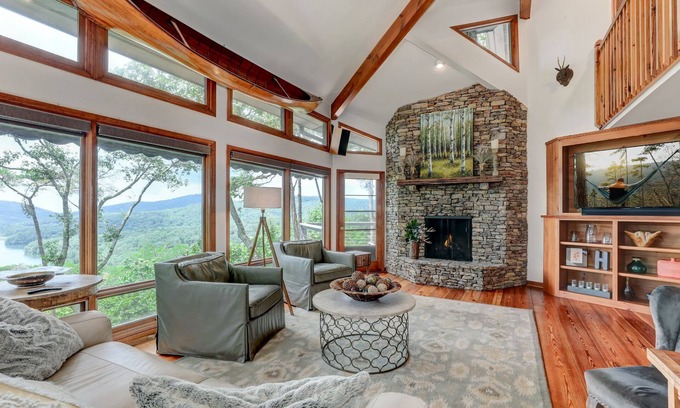 Big Canoe House | Jaw-Dropping Vistas, Fireside Sips, Spa Baths & Community Golf, Pools, Trails & More - Falken Haus