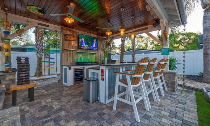 Jacksonville Beach House | Jax Beach Escape | Heated Pool + Key West Charm