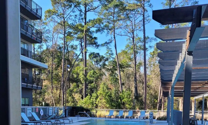 Baymeadows Condo | Jaxonville Luxury Condo⬗| Resort Access | SLEEPS 6