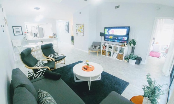 Sandalwood House | JaXRelaX for 8 guests 5bed 3TV