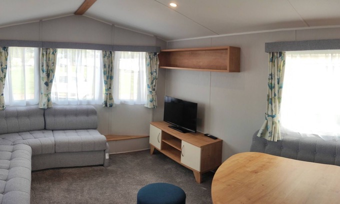 Aldwick House | Jay - 4 berth Caravan at Copthorne Caravans