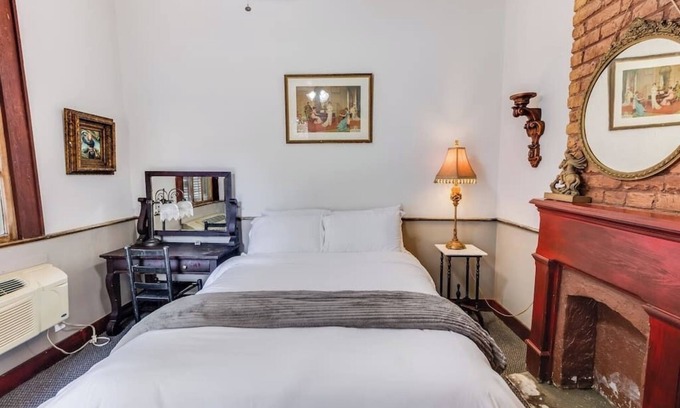 French Quarter Hotel | Jazz it Up! Festival Themed Private Room in