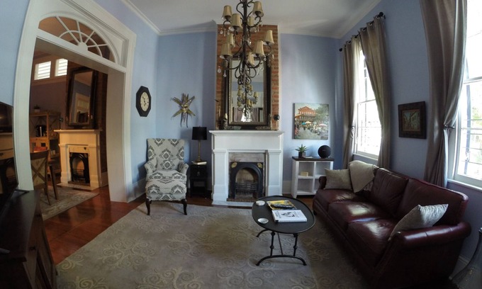 Faubourg Marigny House | JAZZY SWEET SPOT 1BLK TO FRENCH QUARTER 1.5 BLKS TO FRENCHMEN. Free Wi-Fi.