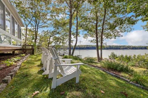 Sullivan House | JCR Taunton Bay Hideaway home
