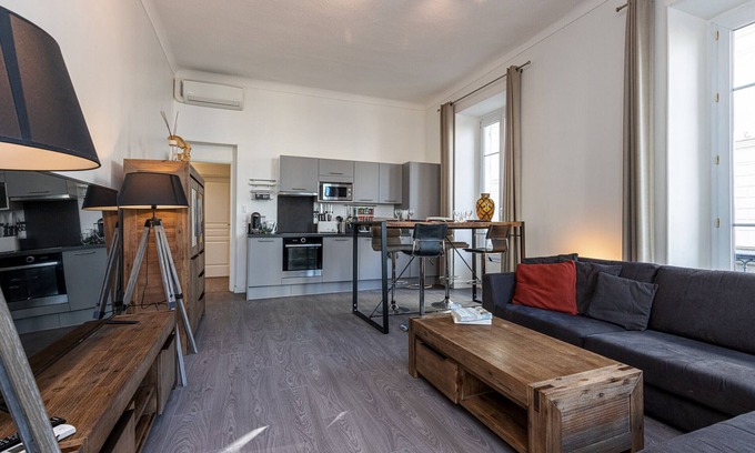 Centre Ville-Gare Apartment | Jean Medecin Av - Large 2 Bdrs Central/AC