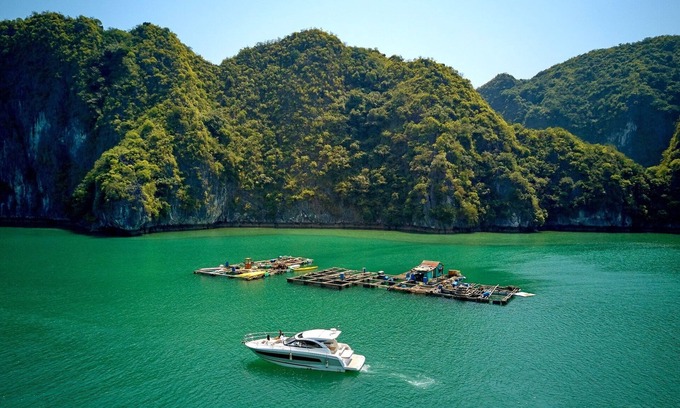 Ha Long Boat Rental | Jeanneau Leader 36 Yacht Charter - Vietyacht Marina Club Halong Bay Cruise