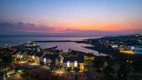 Pyoseon House | Jeju Badayeon Villa