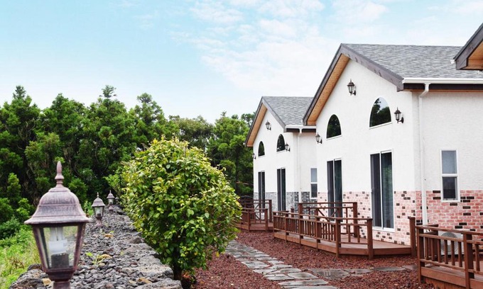 Andeok House | Jeju Cunny Pension