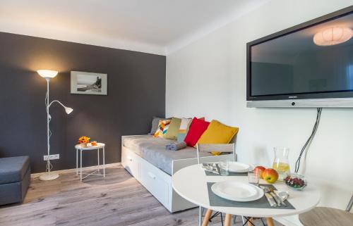 Tornkalns Apartment | Jelgavas 52 Old town 5 min 4 can stay Free parking Self check in out