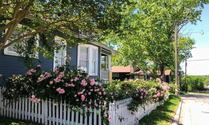 Brenham House | Jenn’s Den