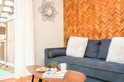 Federal Hill Apartment | Jennifer's Private Amazing View Walkable Apartment with Relaxing Deck
