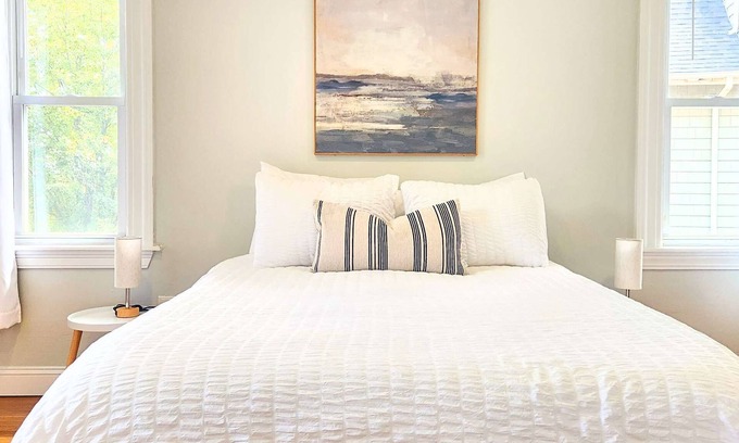 College Hill Apartment | Jennifer's Stay Steps to Brown U RISD College Hill