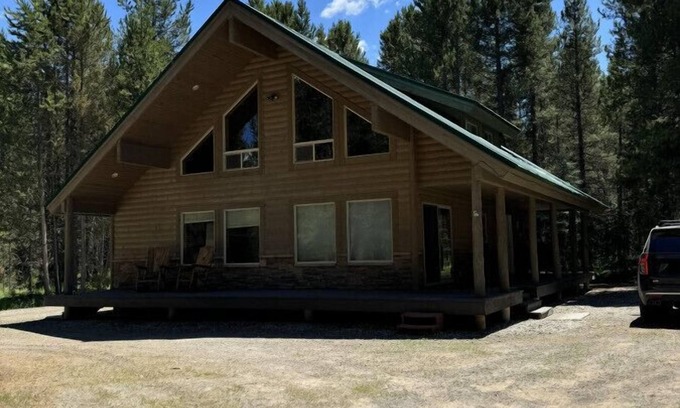 Island Park Cabin | Jensen Cabin with Detached Bungalow and Garage!