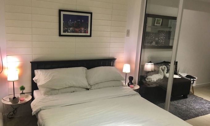 Taguig Condo | Jerixxz Place, Stay in Azure Beach