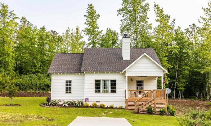 Tallassee House | Jessamine Cottage | 3 Bed, 2 Bath in Kowaliga Bay