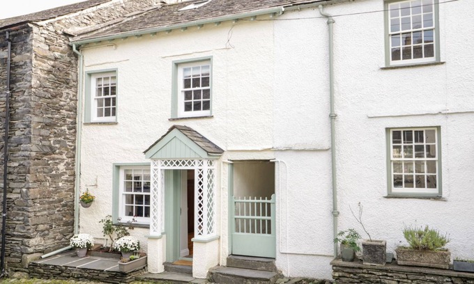 Hawkshead Cottage | JESSAMINE COTTAGE, family friendly, with a garden in Hawkshead