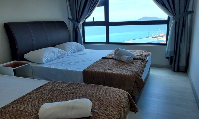 Luyang Condo | Jesselton Quay is a Condominium in Kota Kinabalu Offering a Private Pool