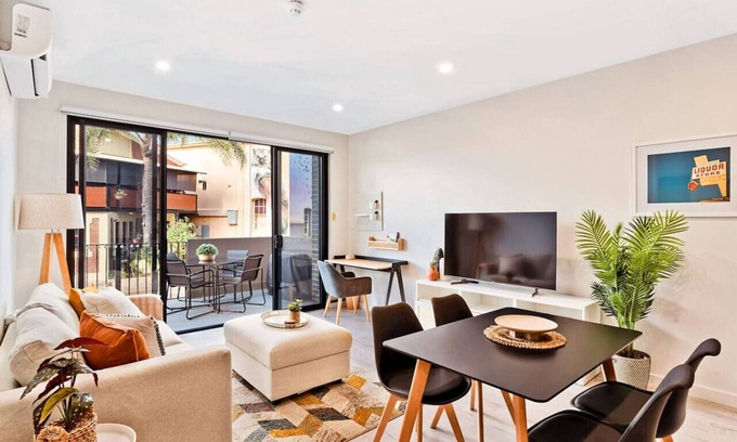 Port Adelaide Apartment | Jewel on Jubilee - New 1 Bed Apt with Parking