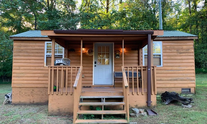 Sparta Cabin | Jewell between Fall Creek Falls, Burgess Falls and Rock Island State Parks