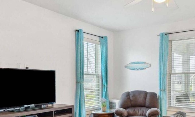 Cherry Valley House | Jewelwing - 55 Butternut