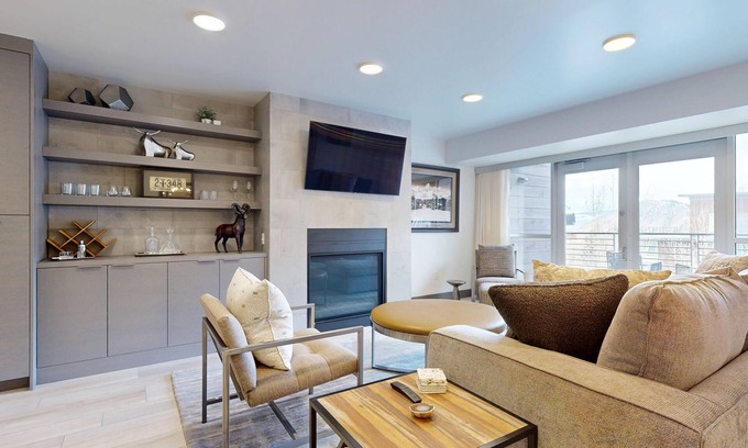 Jackson Condo | JHRL - Peak Retreat in Downtown Jackson
