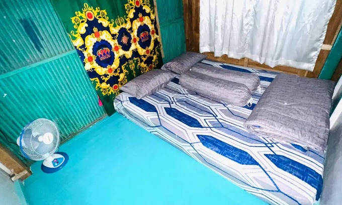 Komodo Bed & Breakfast | Jhuna Komodo Homestay Room1